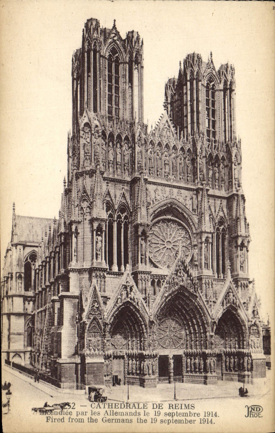 Kathedrale von Reims — von den Deutschen am 19. September 1914 zerstört — JND Phot.