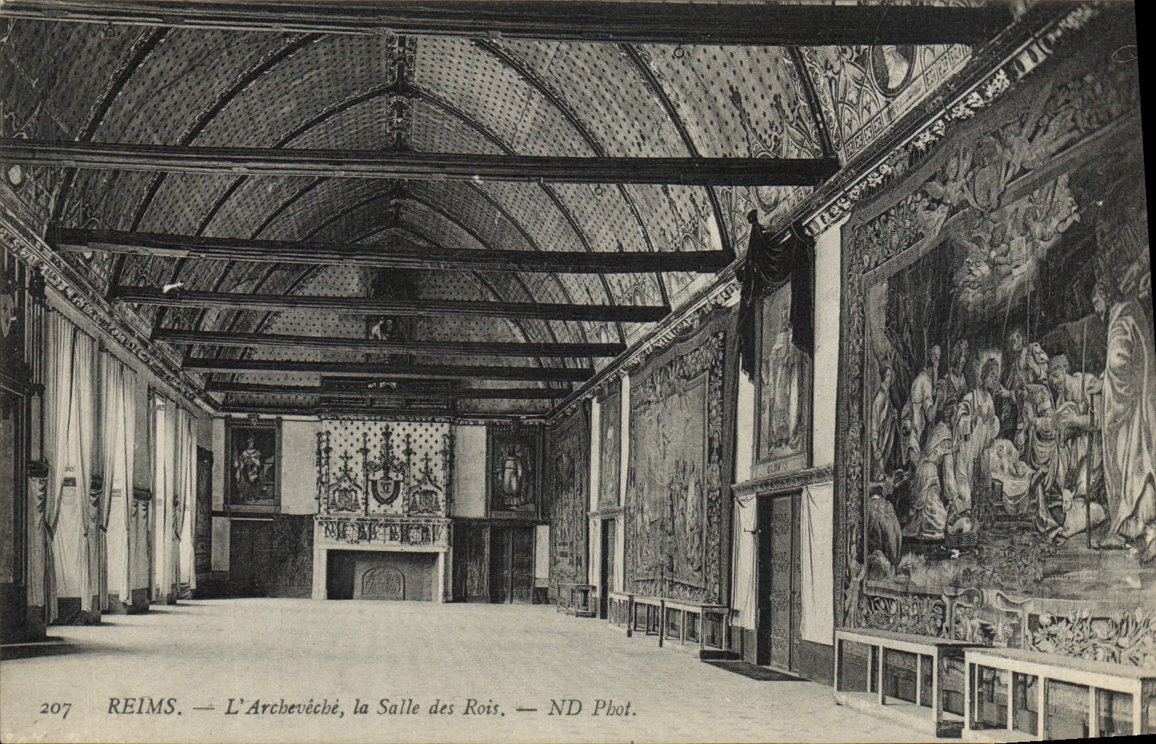 Reims — L'Archevêché, la Salle des Rois — ND Phot.