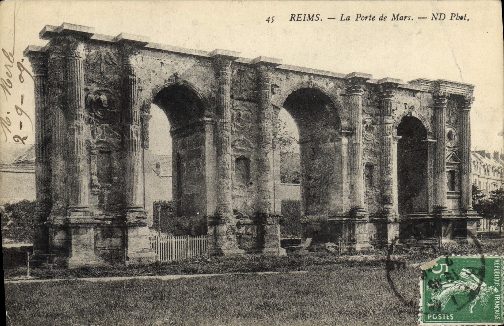 Reims — Die Porte de Mars — ND Phôt.