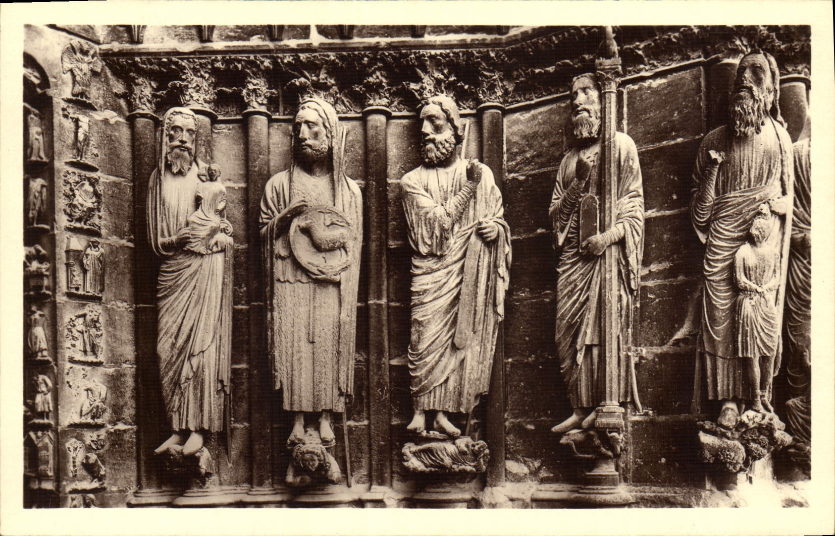 CPA Cathedrale De Reims Ebrasement Sud Du Porche Du Grand Portail