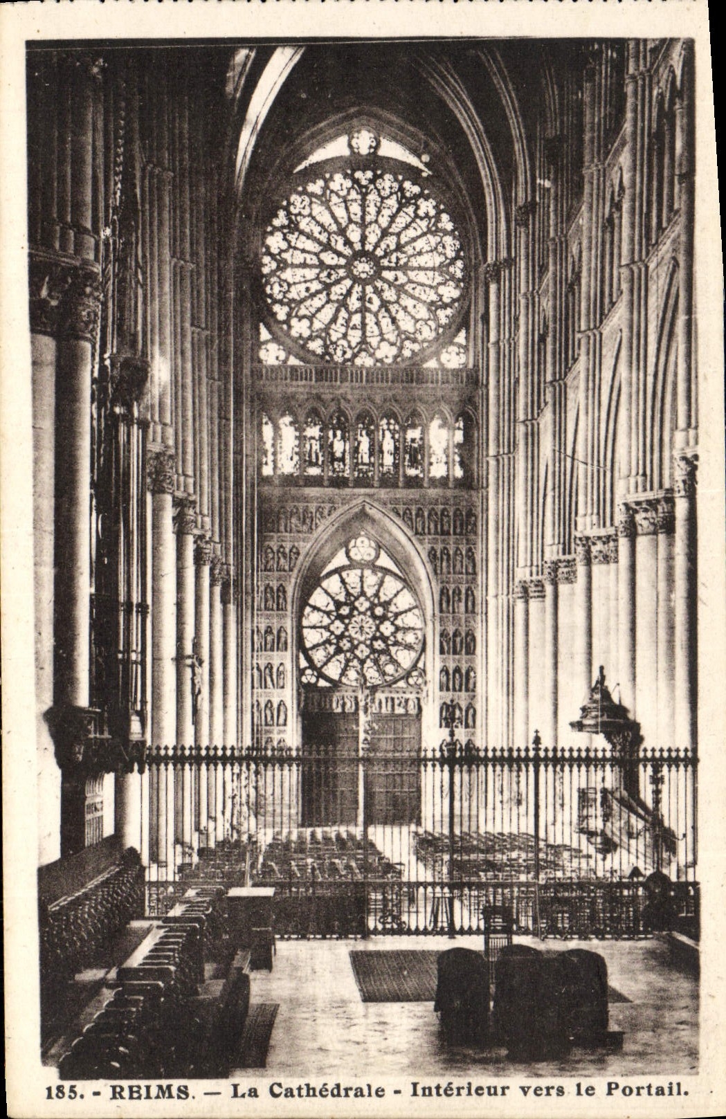 Reims — Die Kathedrale — Innenansicht zum Portal — A. Quentin, Verlag Reims, Nr. 185