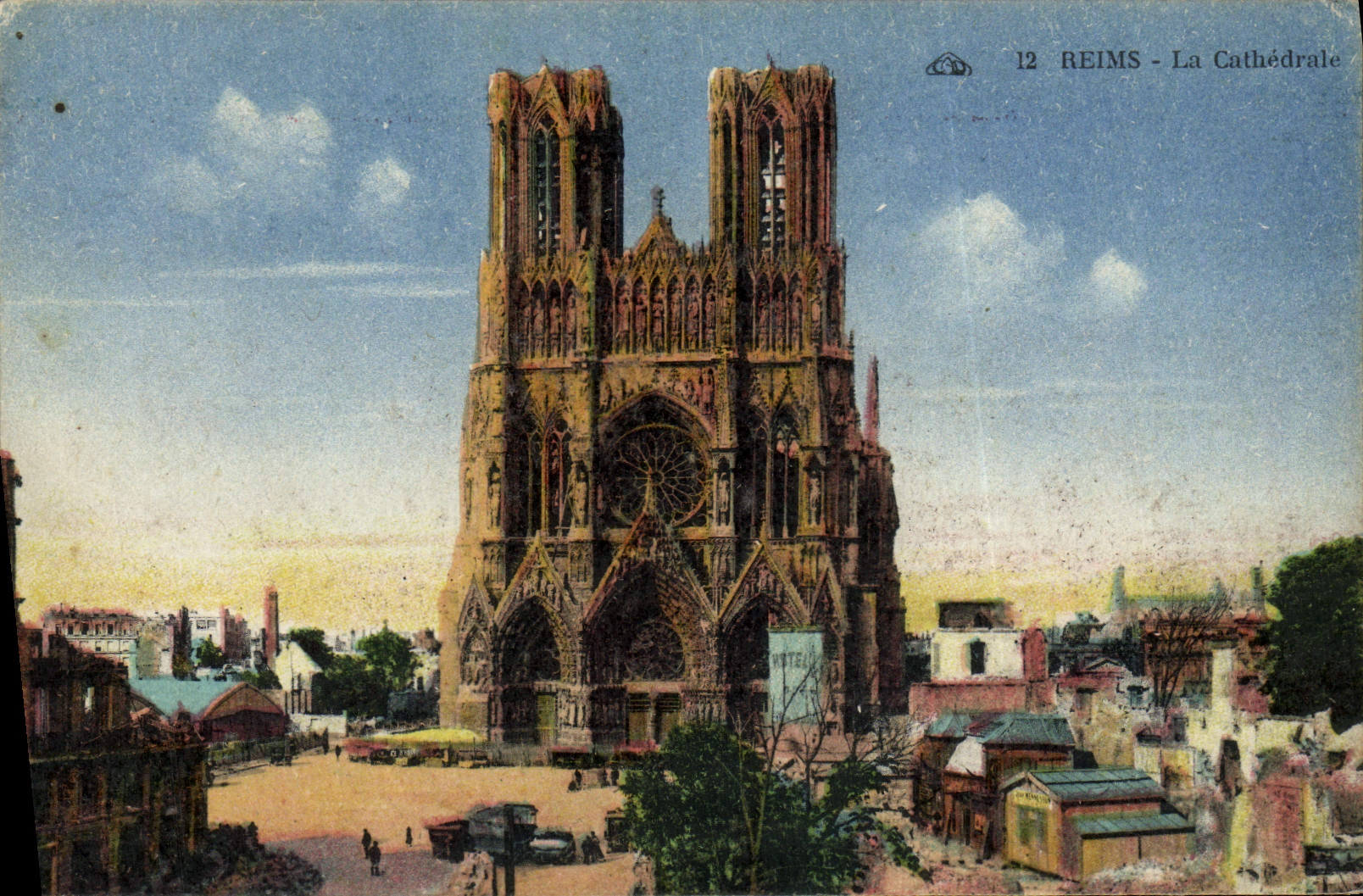 Reims - La Cathédrale — vue de la façade gothique — éditeur 'Reims' n°12