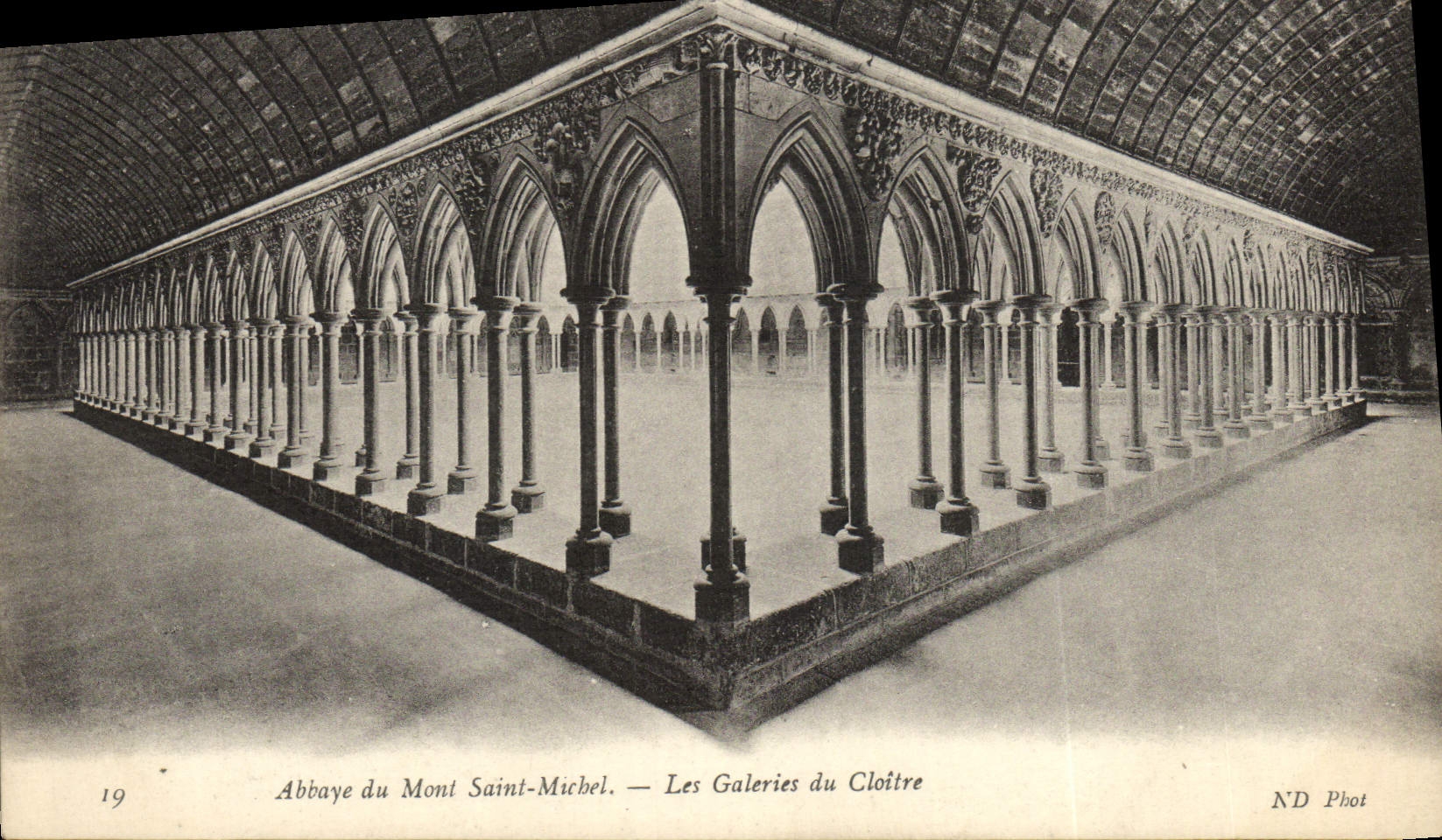 Abbaye du Mont-Saint-Michel — Les Galeries du Cloître — ND Phot