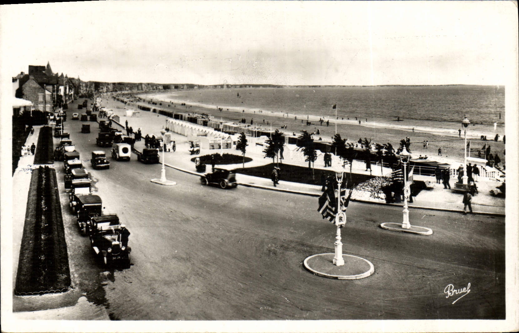 CPA La Baule Sur Mer Vue Generale De La Plage Et Des Nouveaux Boulevards