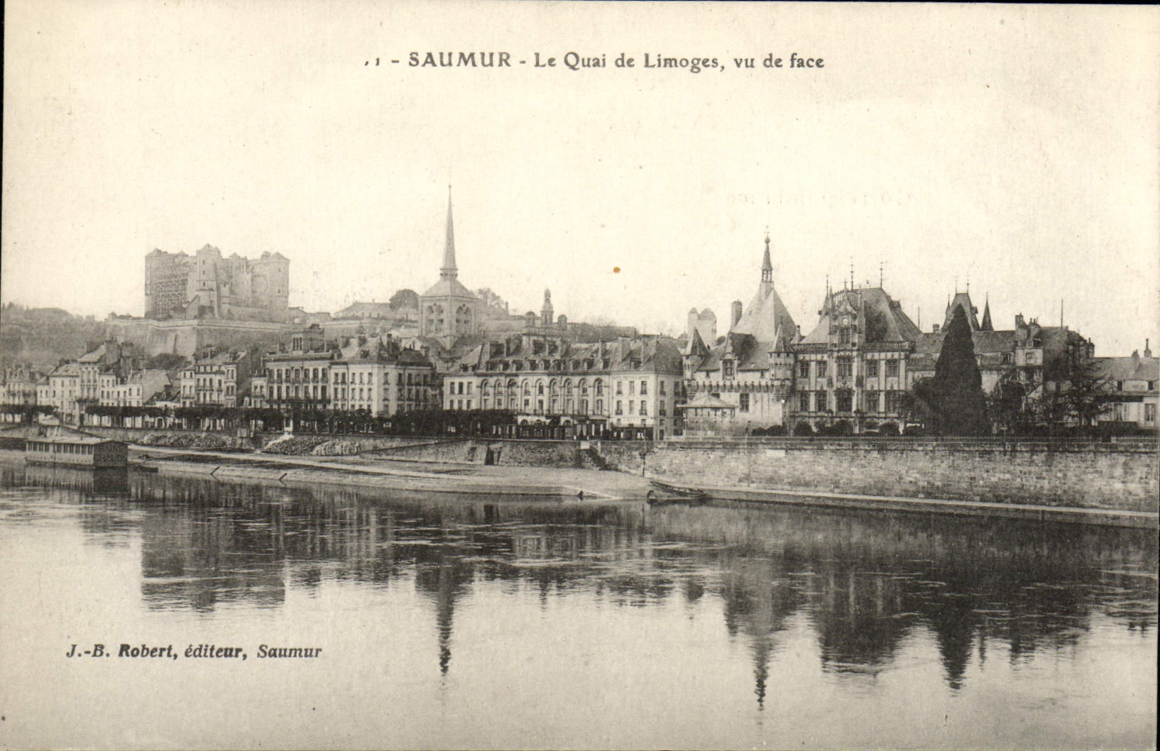 CPA Saumur Le Quai de Limoges Vu de Face