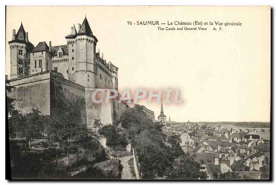 CPA Saumur Chateau et la Vue Generale