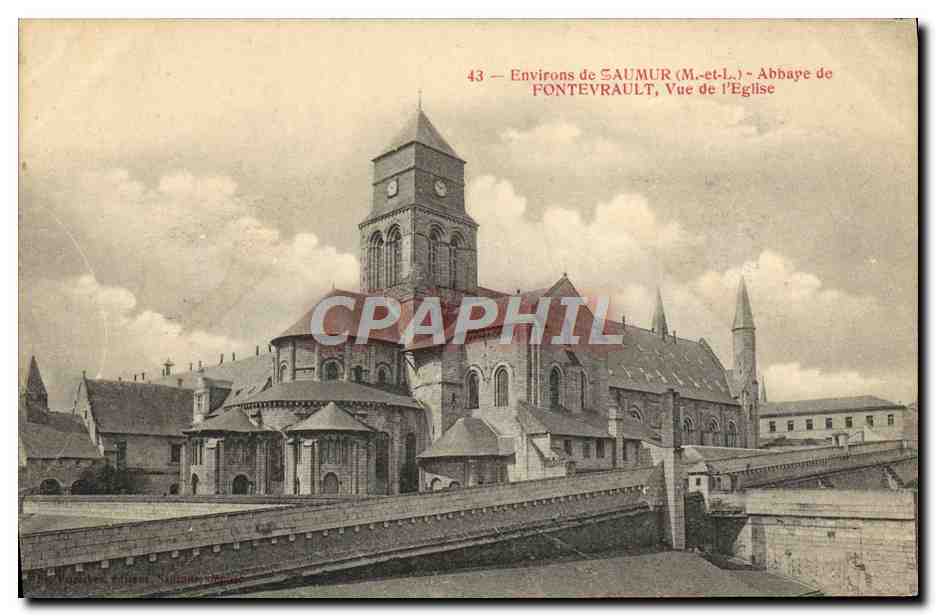 CPA Environs de Saumur Abbaye de Fontevrault Vue de L'Eglise