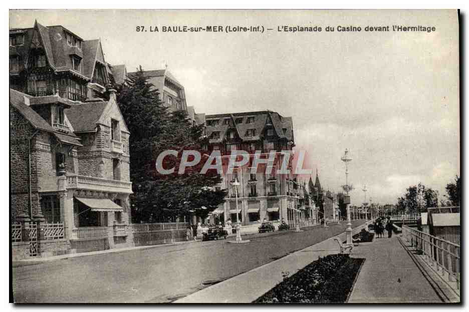 CPA La Baule sur Mer L'esplanade du casino devant l'Hermitage 