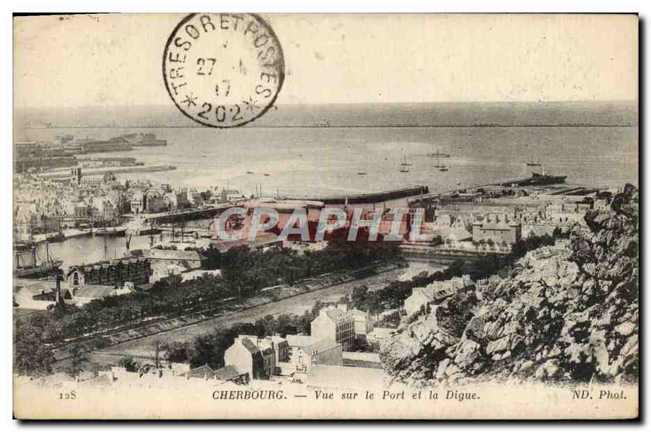 CPA Cherbourg Vue Sur le Port et la Digue 
