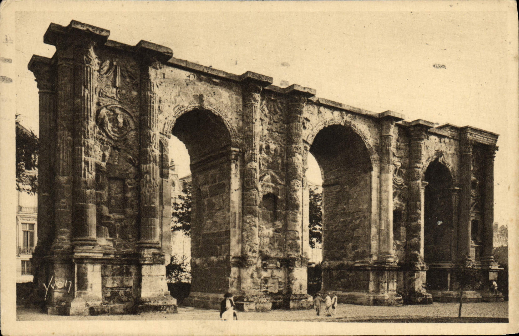 La Porte Mars — Époque Gallo-Romaine — Les Éditions d'Art YVON, Paris