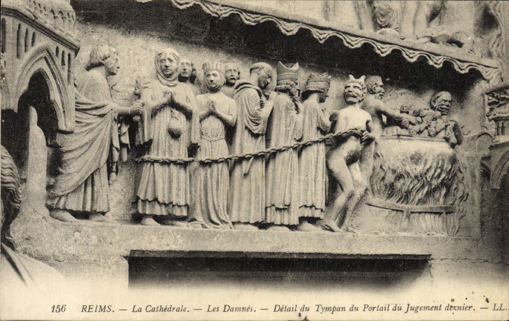 CPA Reims La Cathedrale Les Damnes Detail du Tympan du portail du Jugement Dernier Diable