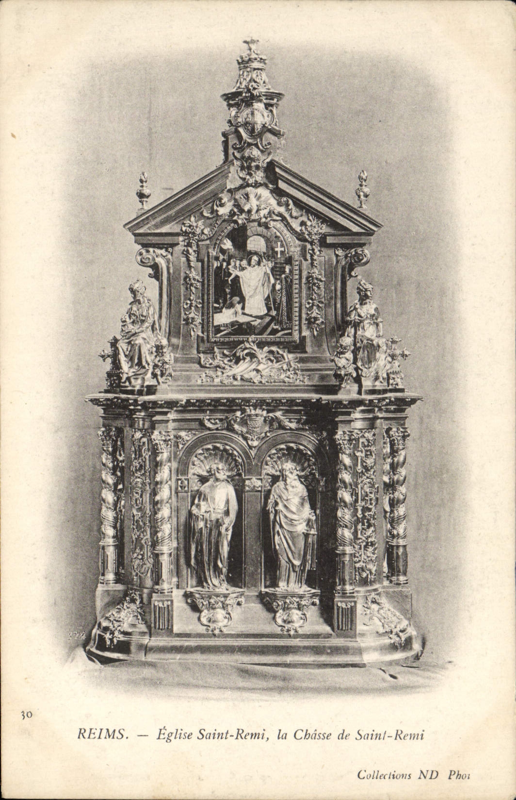CPA Reims Eglise Saint Remi la Chasse de Saint Remi