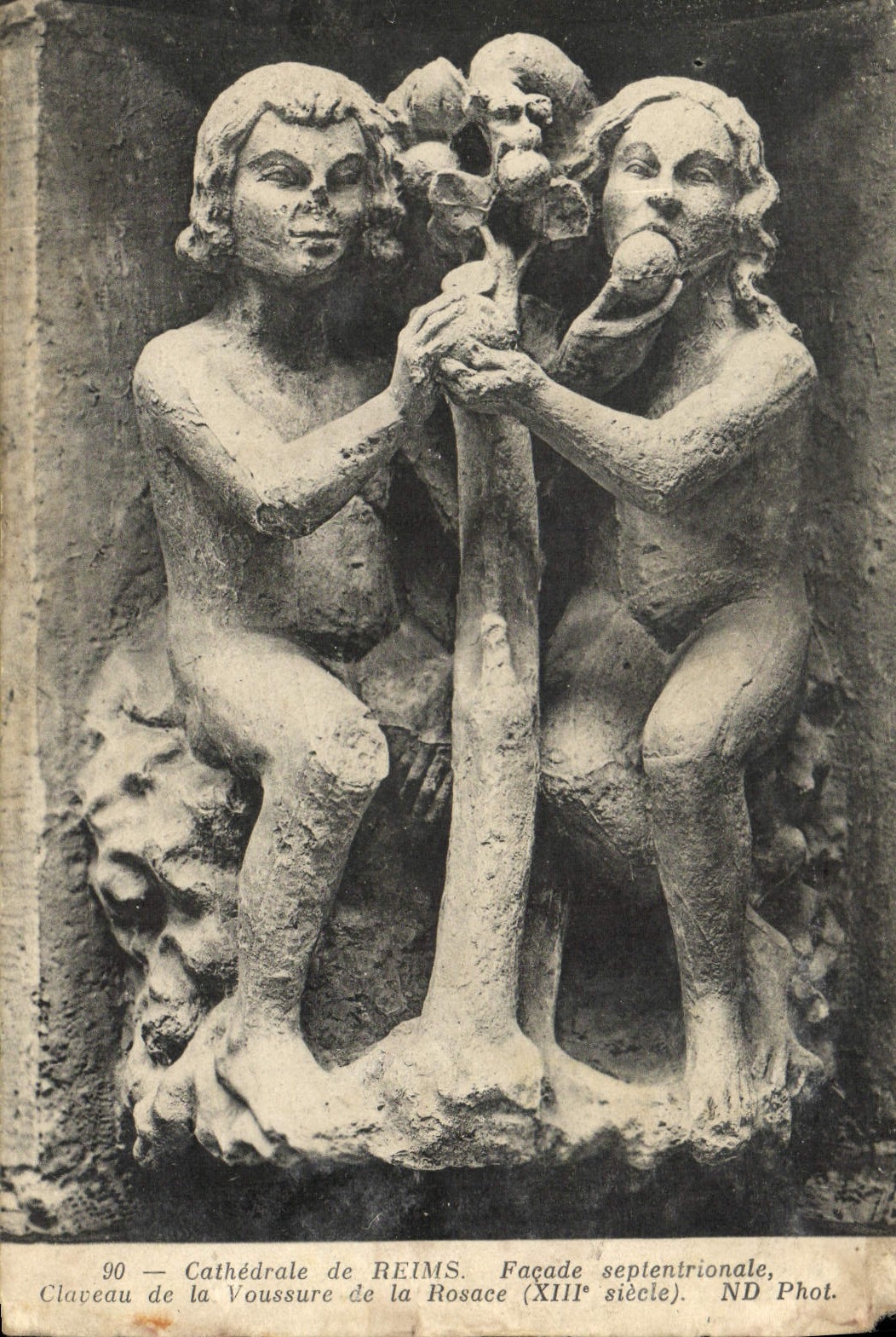 CPA Reims Cathedrale Facade septentrionale Claveau de la Voussure de la Rosace Adam et Eve