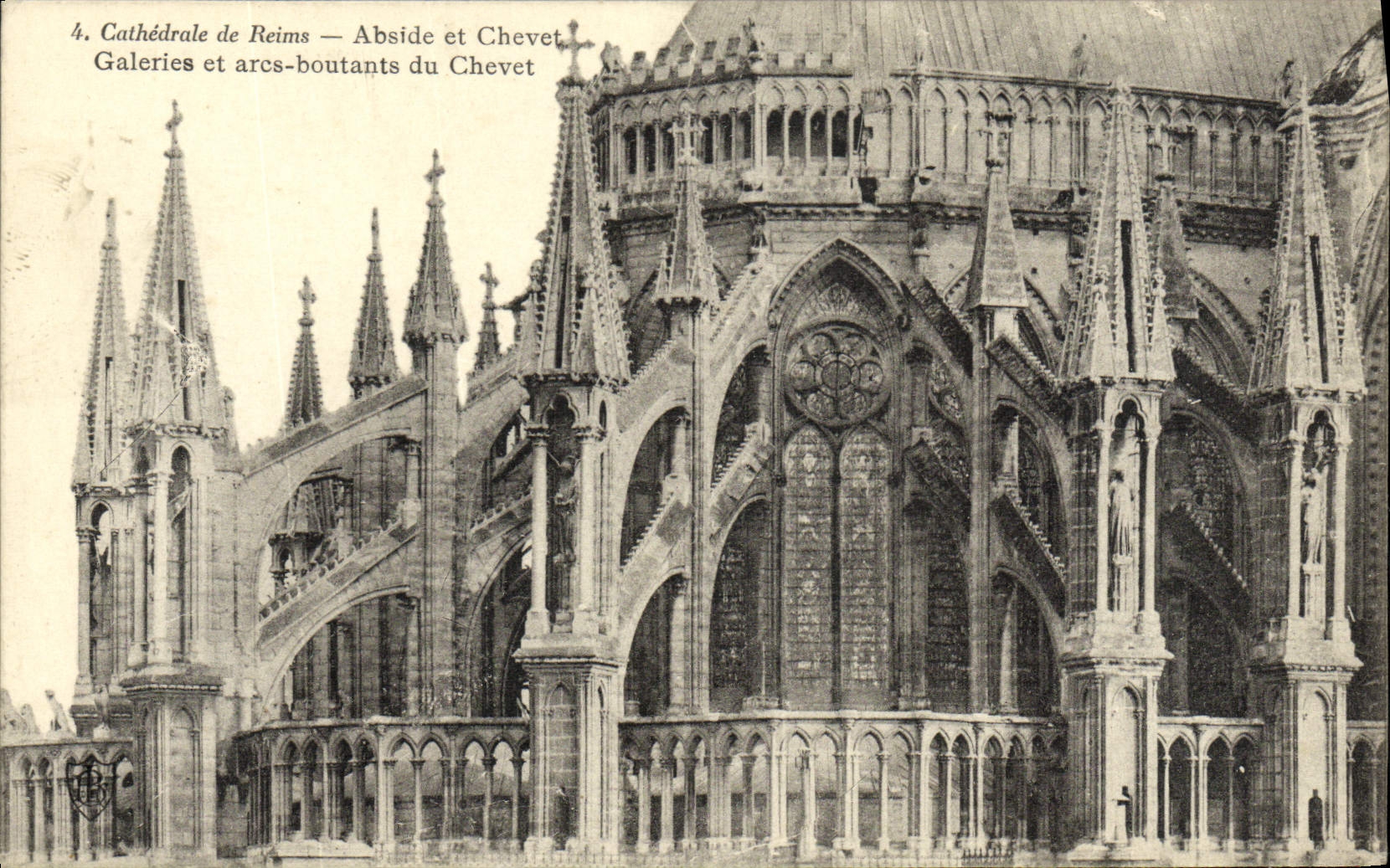 CPA Reims La Cathedrale Abside et Chevet Galeries et arcs boutants du chevet