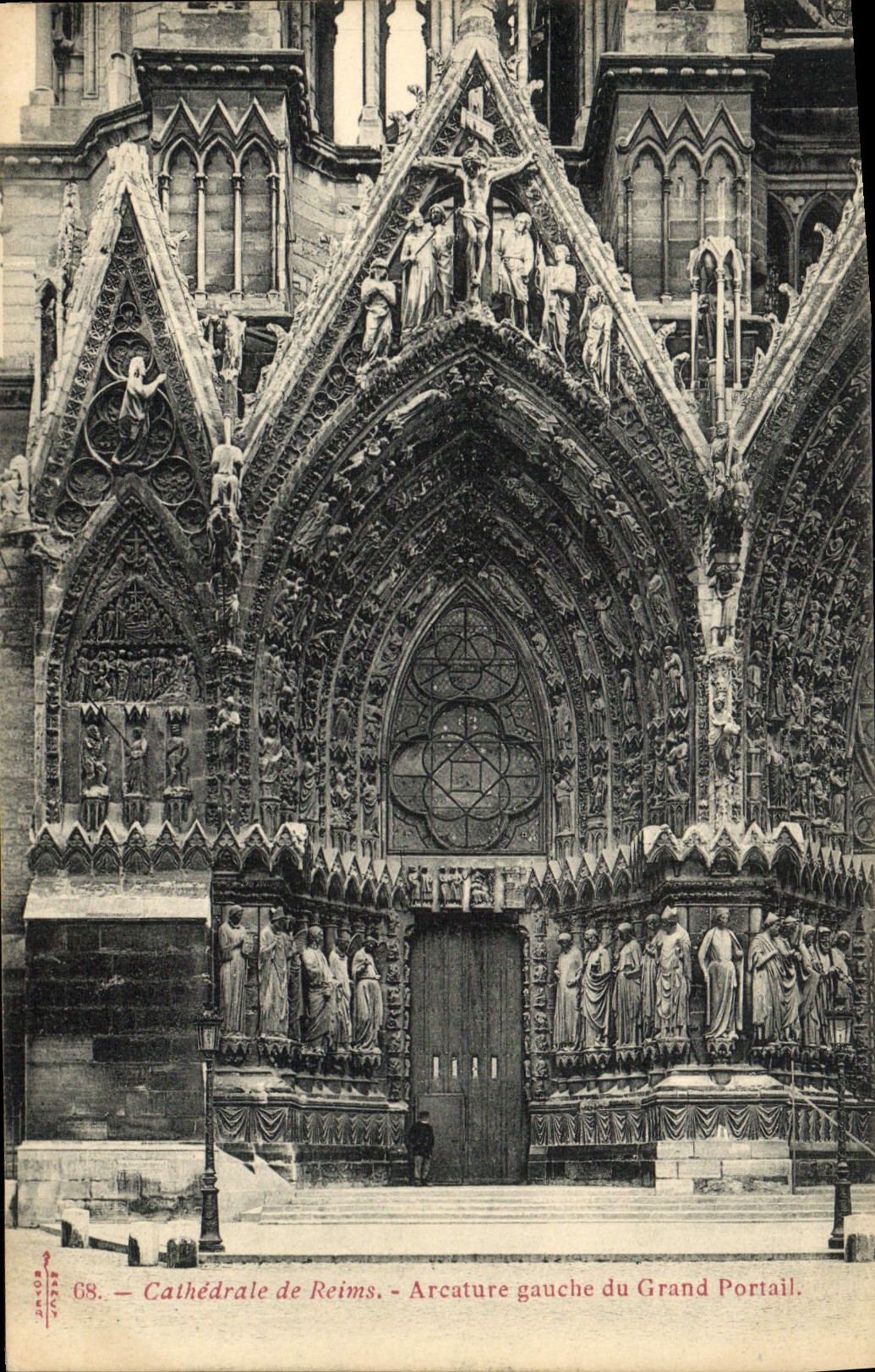 CPA Reims Cathedrale de Arcature Gauche du Grand Portail