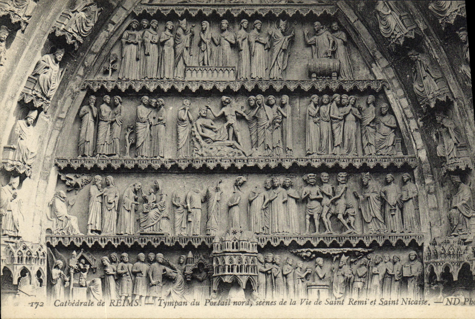 CPA Reims Cathedrale Tympan du portail Nord scenes de la vie de Saint Remi et Saint Nicaise