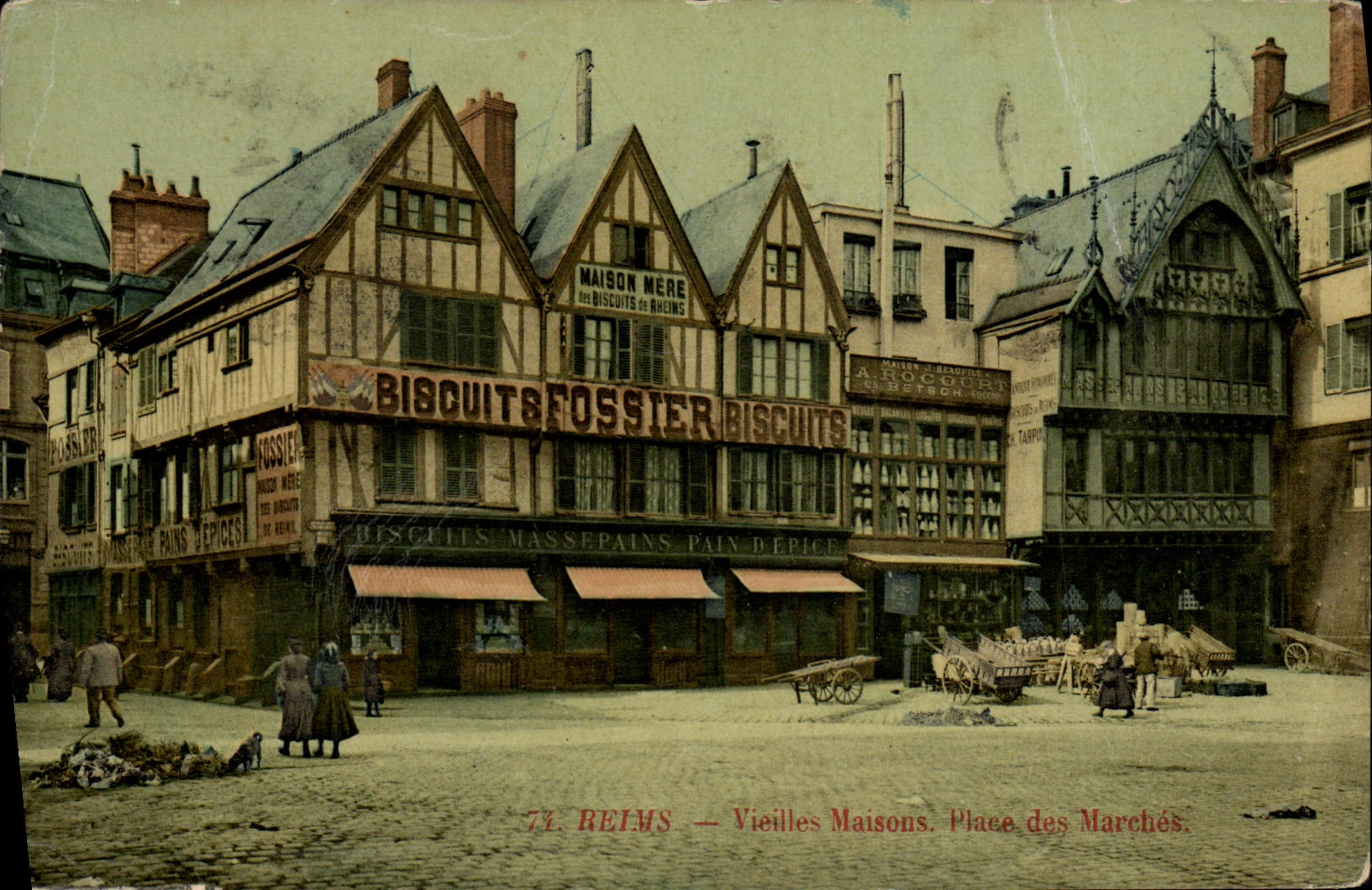 CPA Reims Vieilles Maisons Plase des Marches Biscuits Fossier