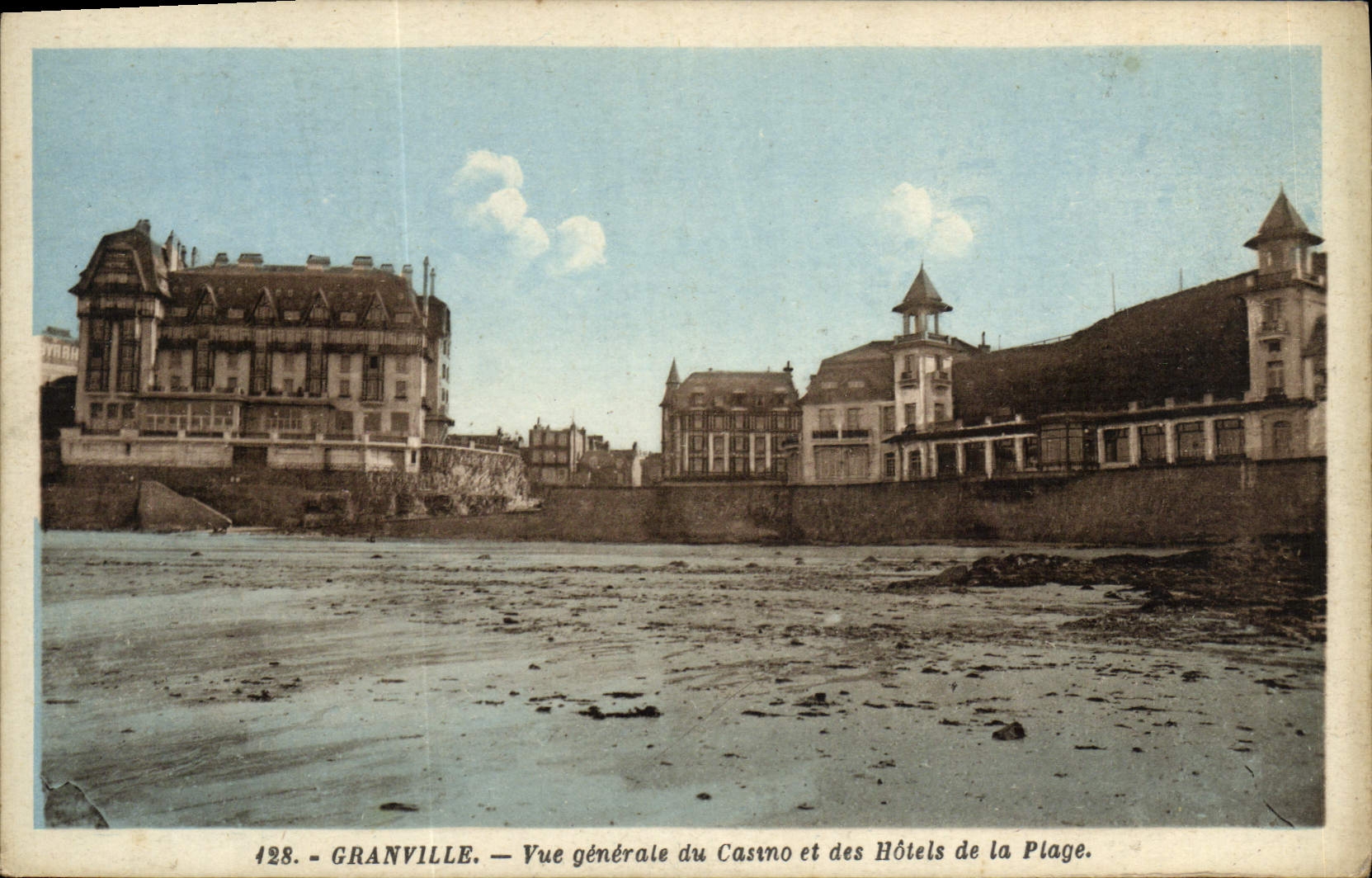 Granville — Vue générale du Casino et des Hôtels de la Plage — Édition A. Bernard, Photo Degraef