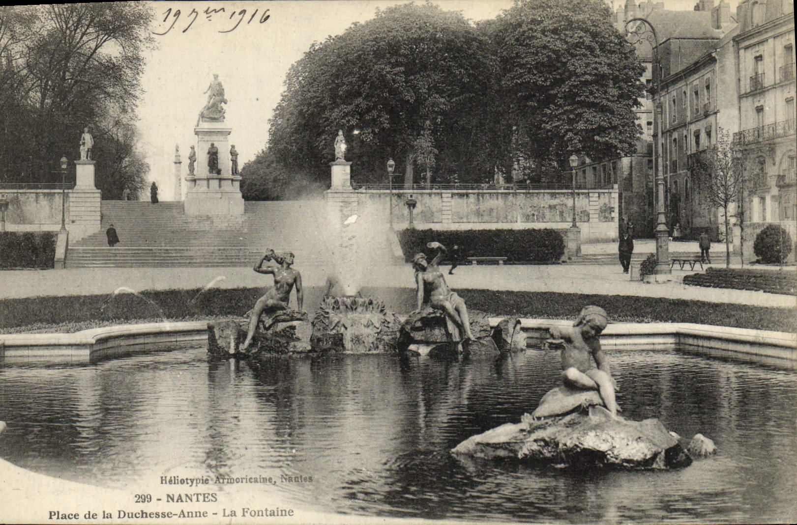 CPA Nantes Place de la Duchesse Anne La Fontaine