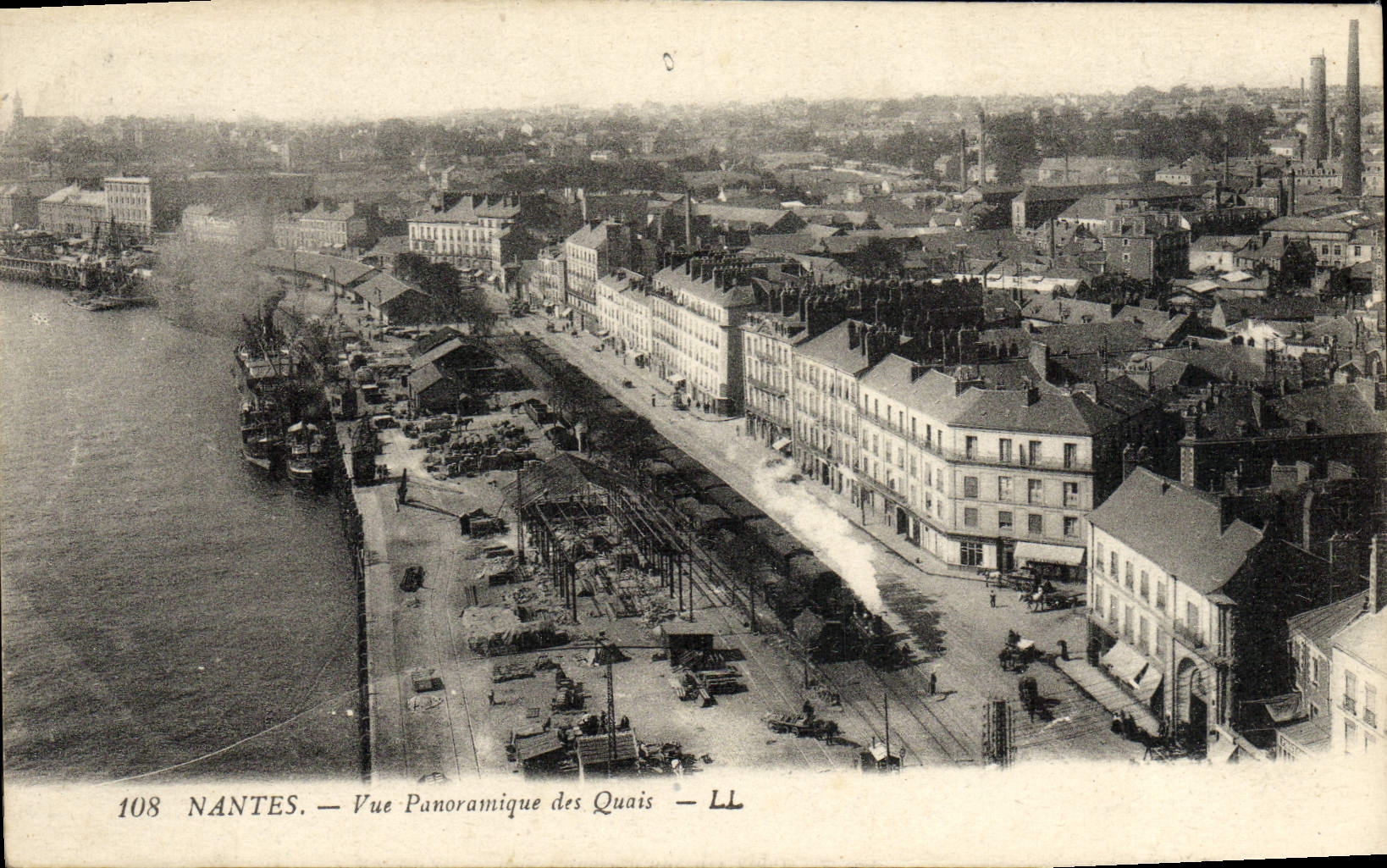 CPA Nantes Vue Panoramique Des Quais