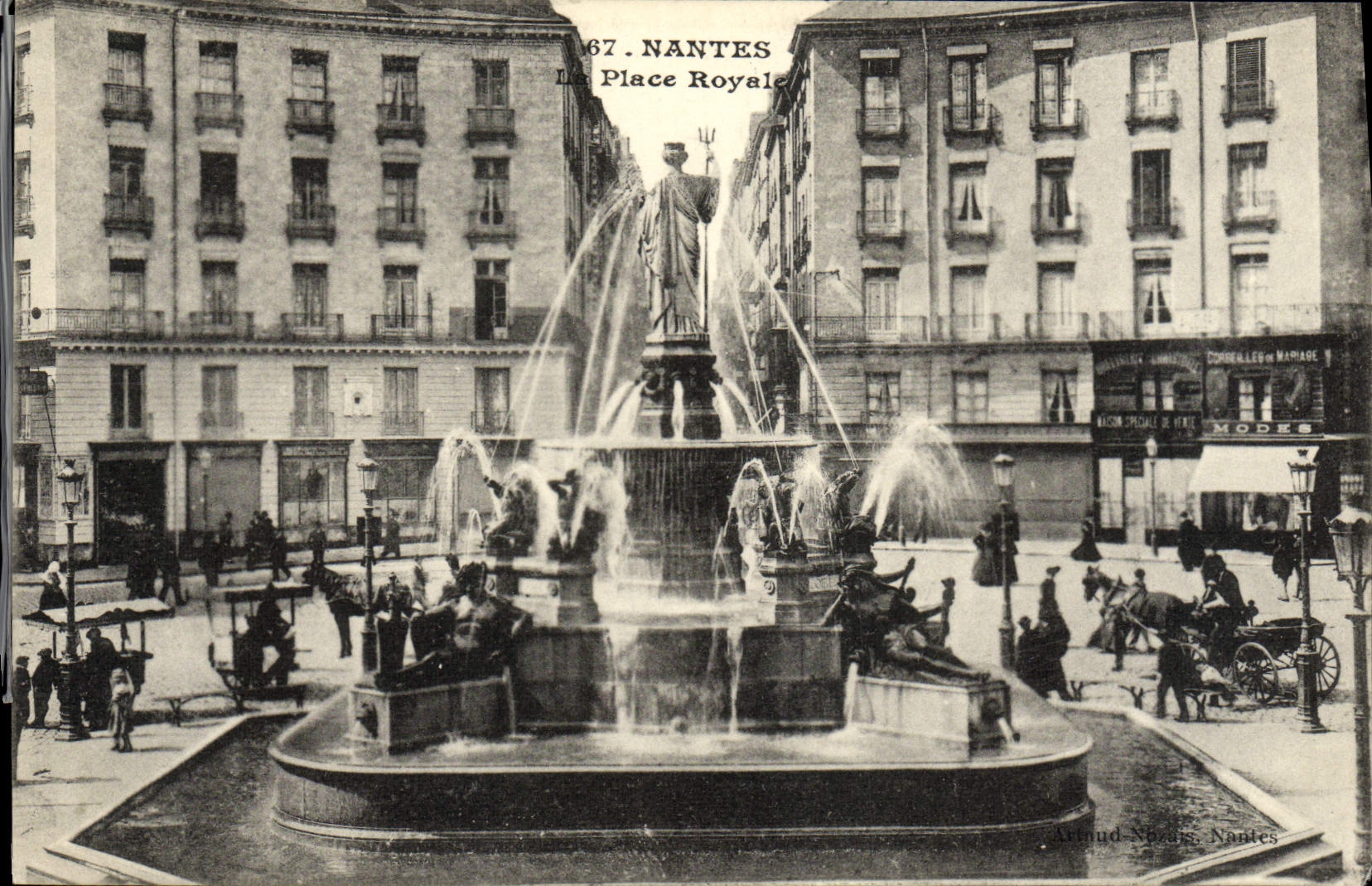 CPA Nantes La Place Royale