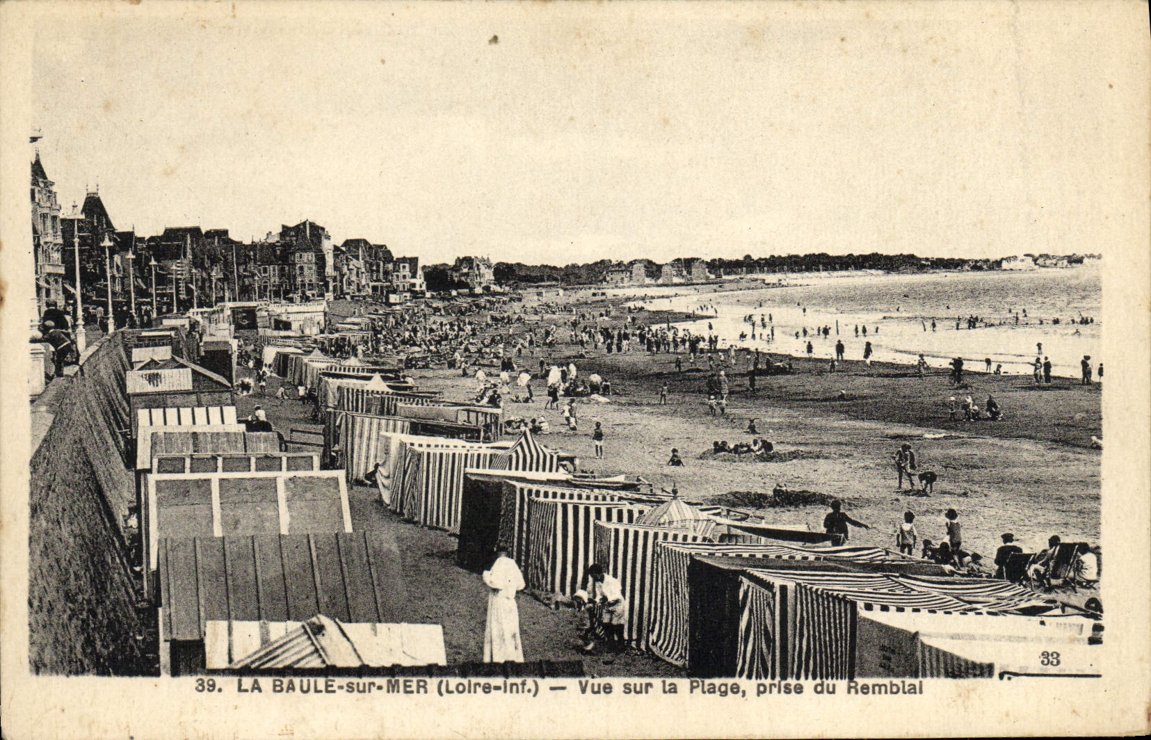 CPA La Baule Sur Mer Vue Sur La Plage Prise Du Remblai