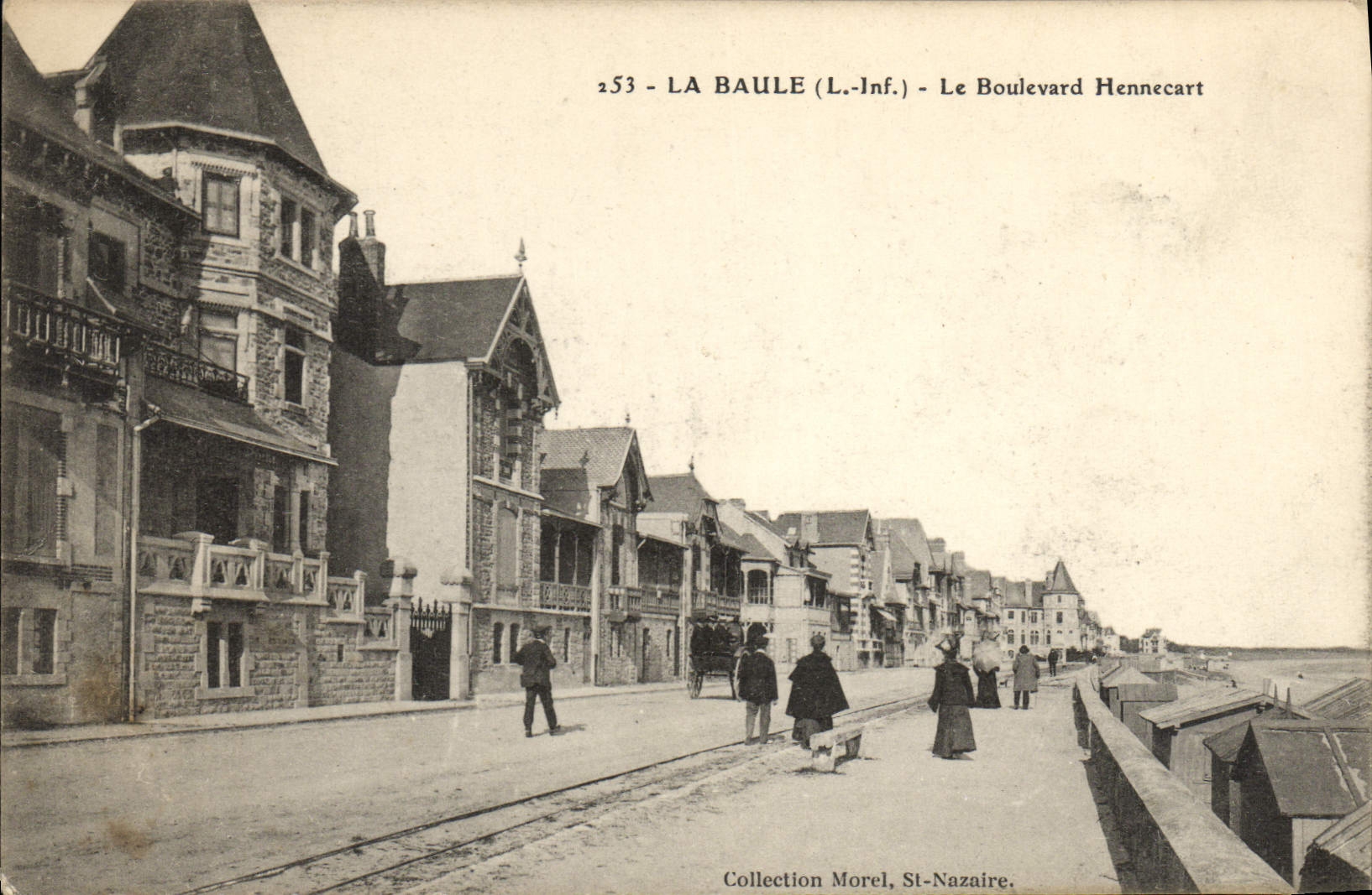 CPA La Baule Le Boulevard Hennecart