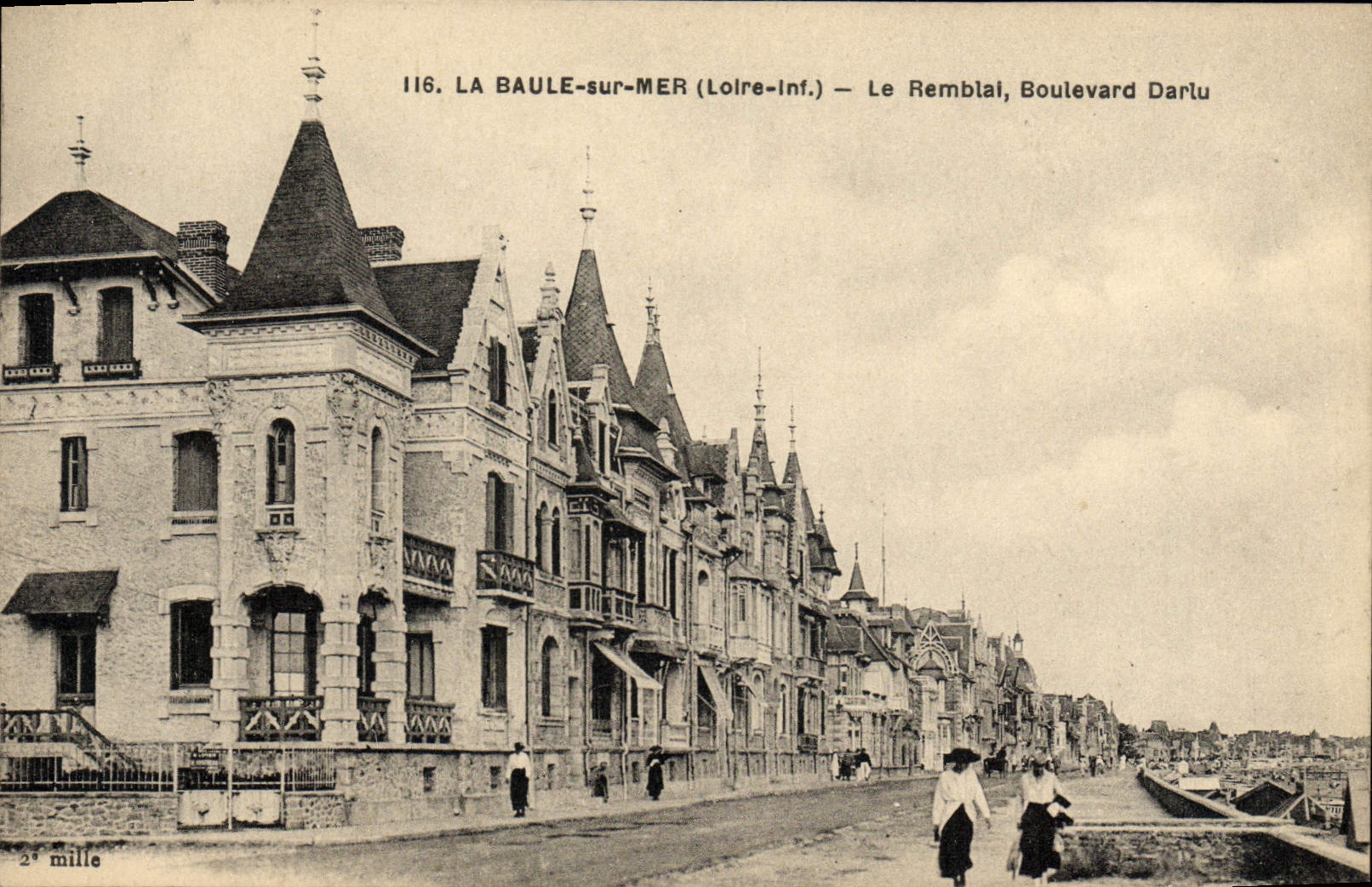 CPA La Baule sur Mer Le Remblal Boulevard Darlu