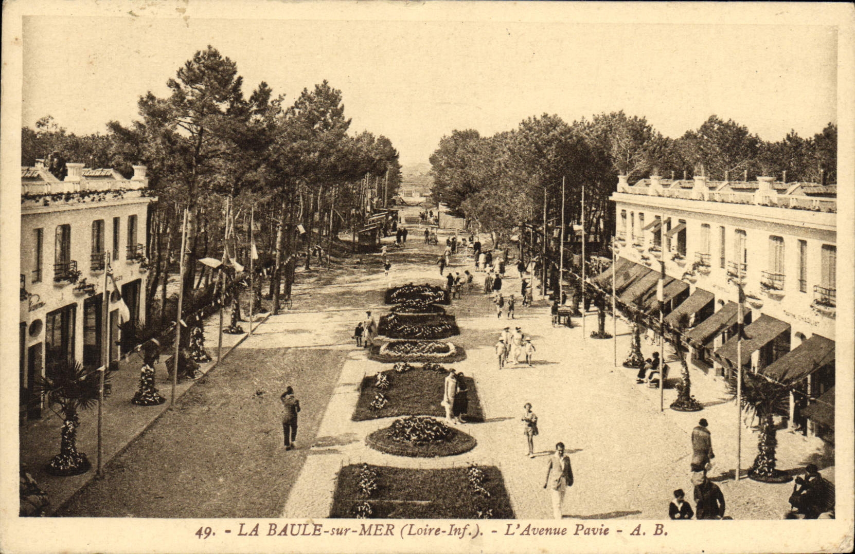 CPA La Baule Sur Mer L'avenue Pavie