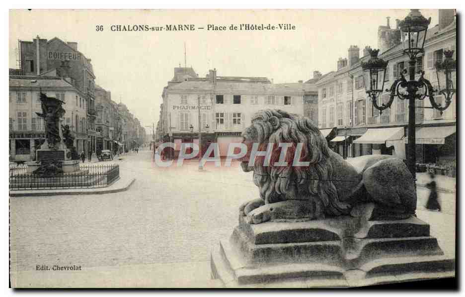 Chalons-sur-Marne — Place de l'Hôtel-de-Ville — Edit. Chevrolet