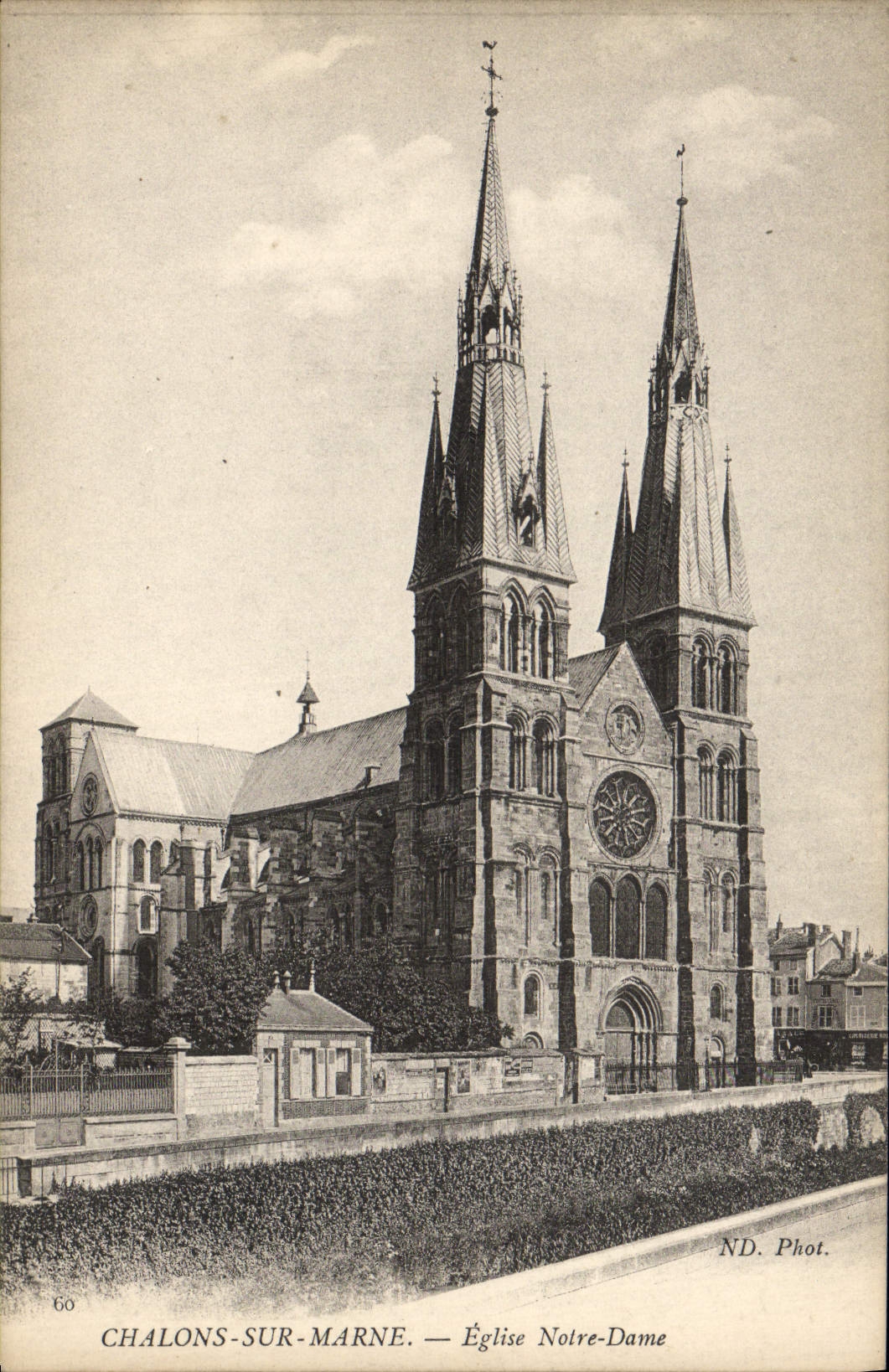 Chalons-sur-Marne — Église Notre-Dame — ND. Phot.