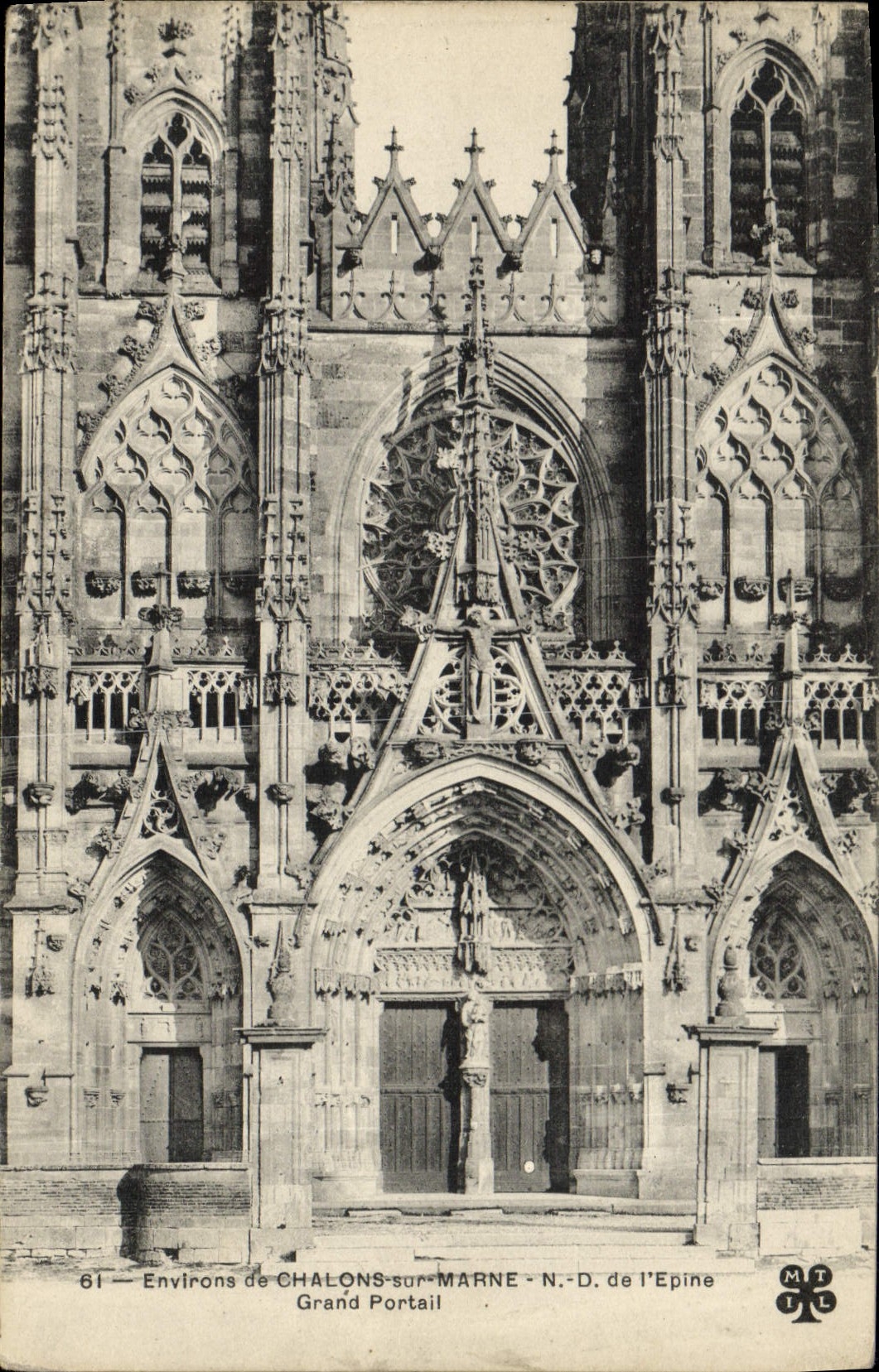 CPA Environs De Chalons Sur Marne ND de l'Epine Grand Portail
