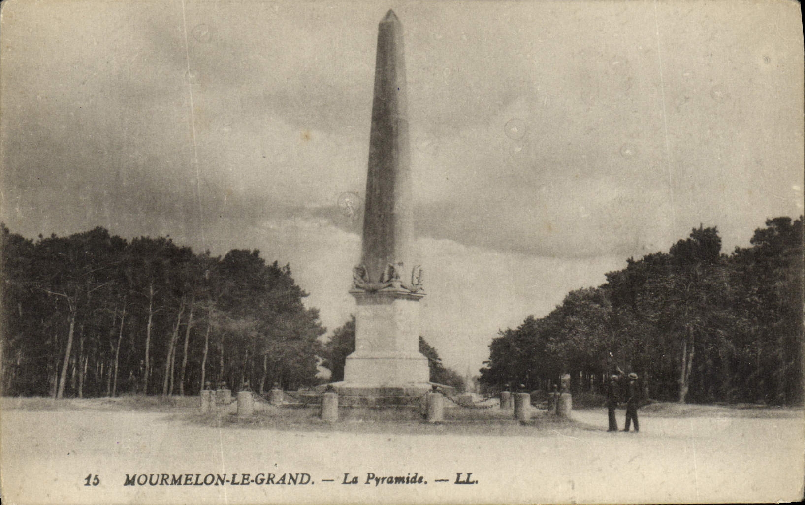 Mourmelon-le-Grand — La Pyramide — LL. — N° 15