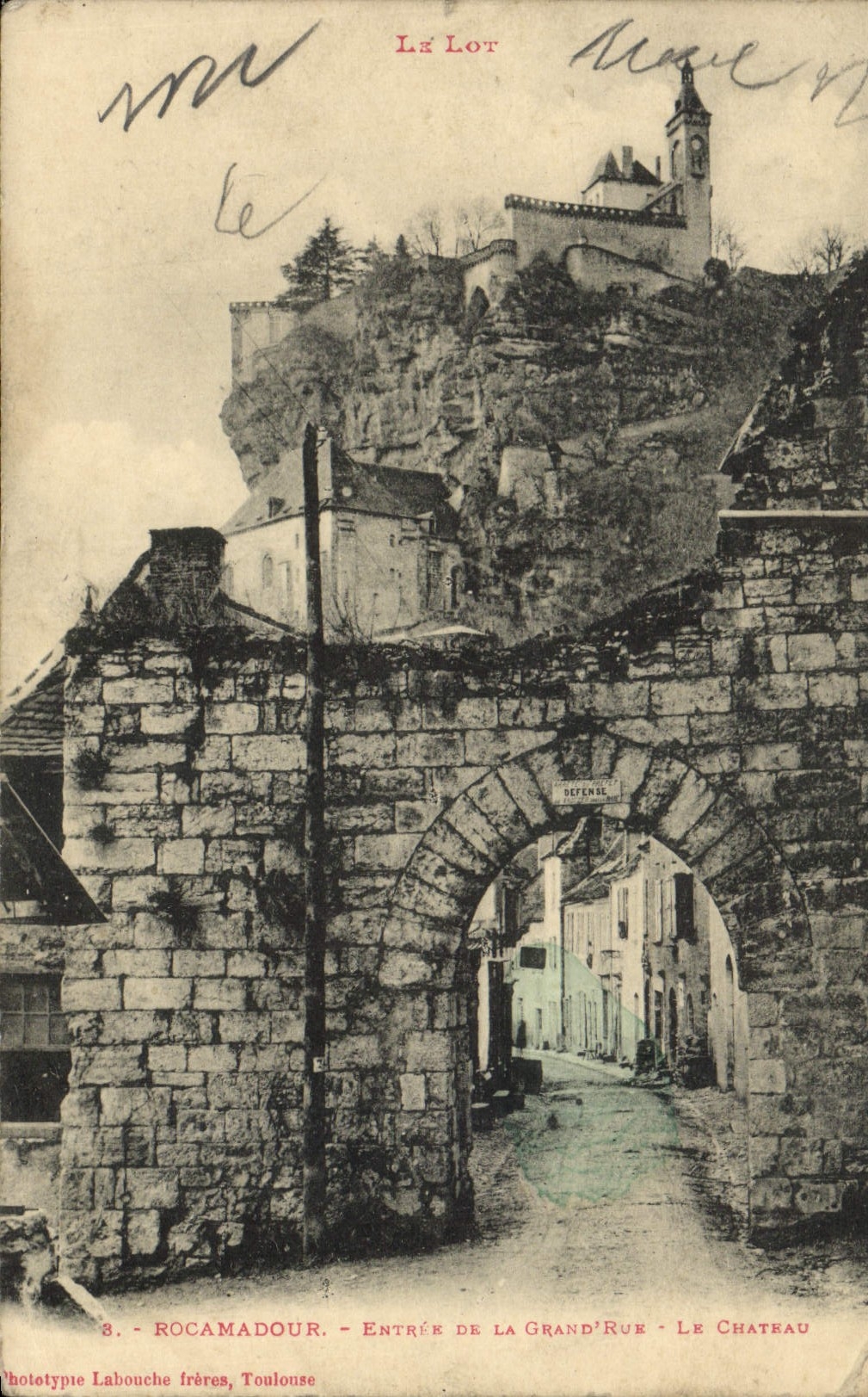 CPA Le Lot Rocamadour Entree De La Grand Rue Le Chateau