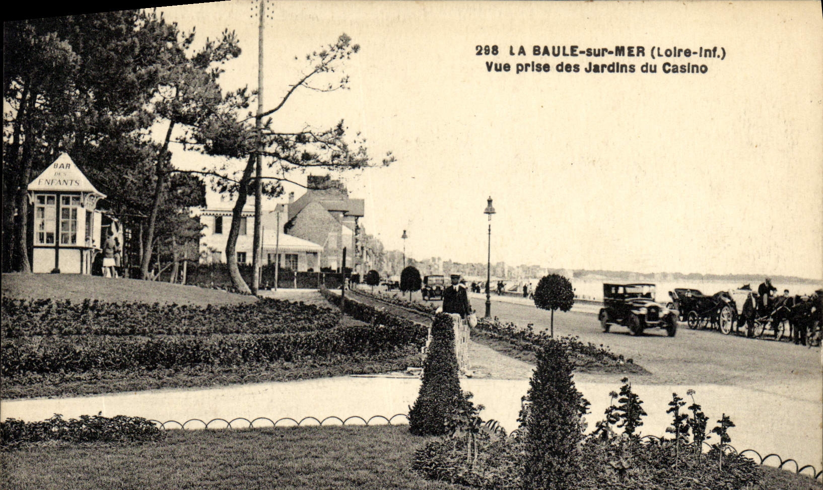 CPA La Baule Sur Mer Vue Prise Des Jardins Du Casino Bar des enfants