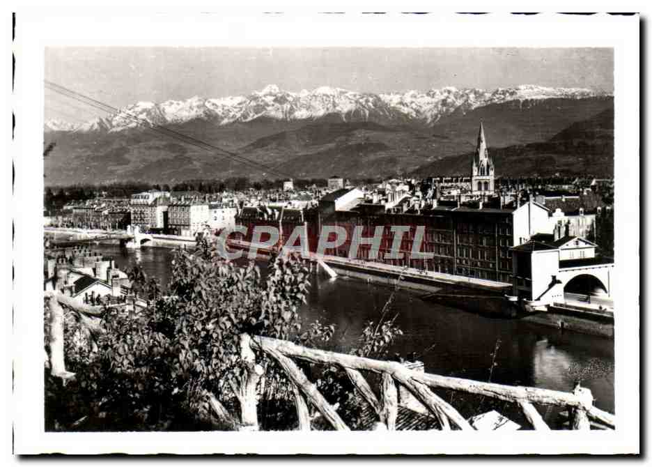 Vue générale de Grenoble — les Alpes en arrière-plan — CPAPHIL