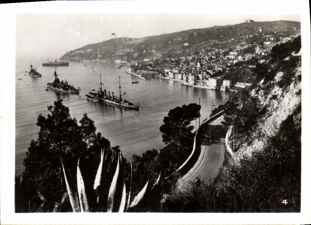Port de Monaco — vue aérienne avec navires militaires — éditeur CPAPHIL, n°4