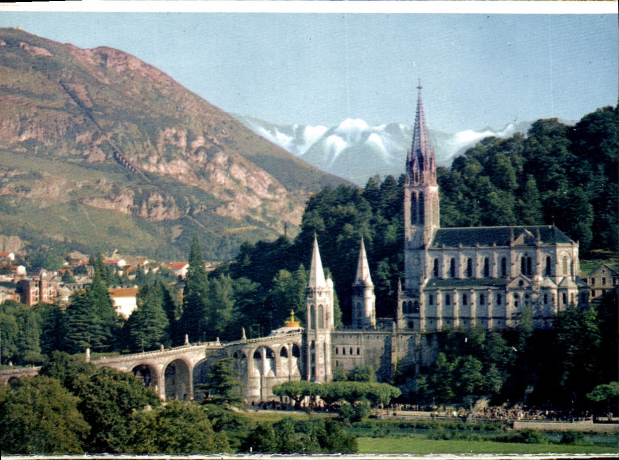 CPM Lourdes La Basilique Et Le Pic Du Jer