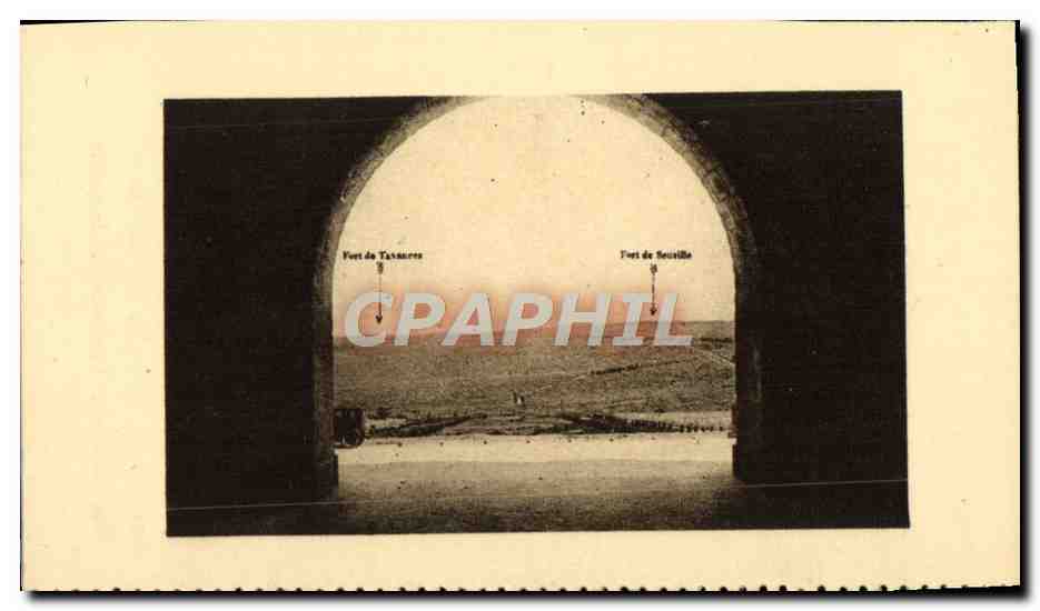 Fort de Tavannes — Fort de Souville — Vue prise sur Tavannes et Souville — Ossuaire et Phare de Douaumont