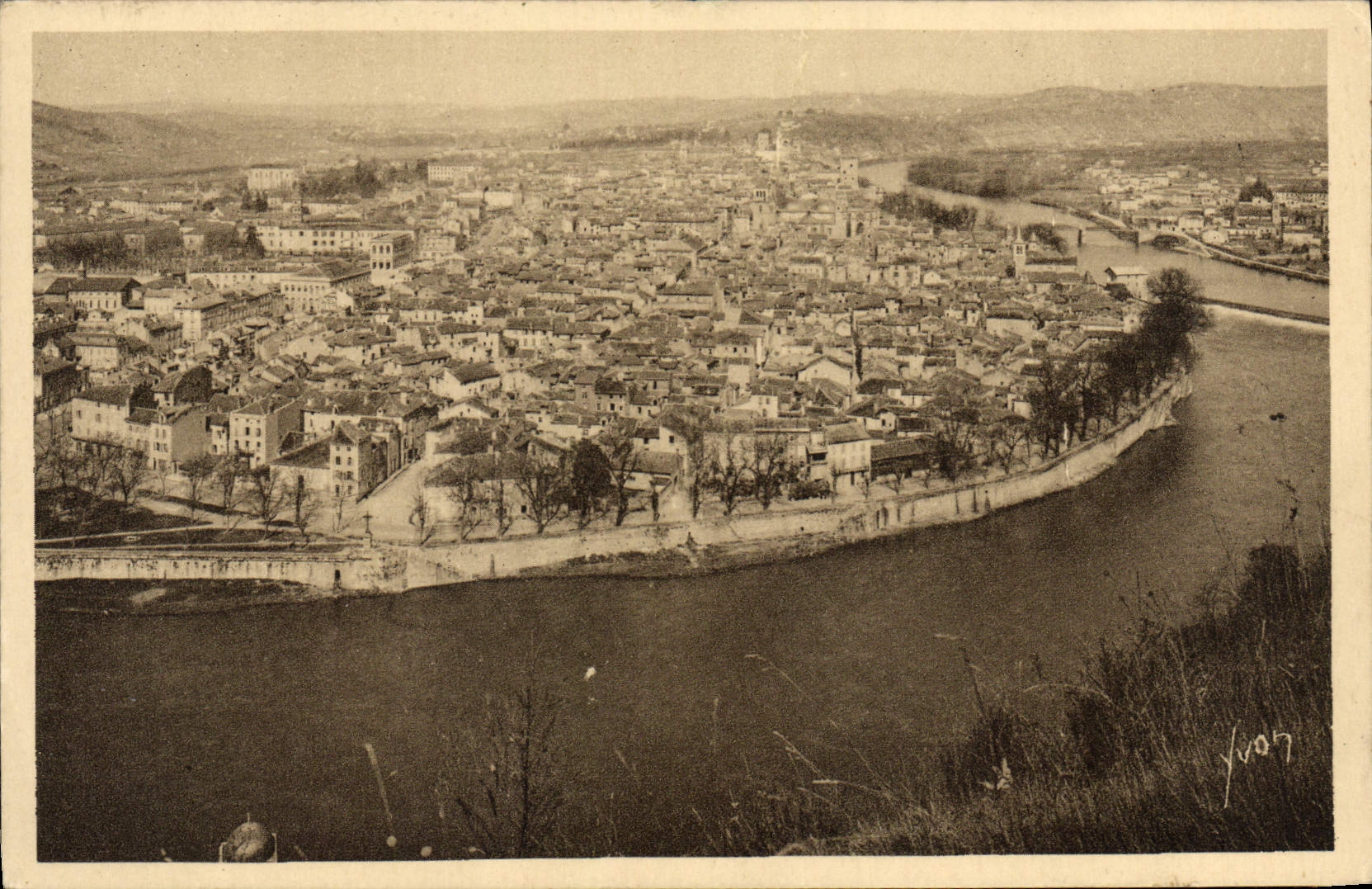 Cahors (Lot) — Vue panoramique — La Douce France, n°46