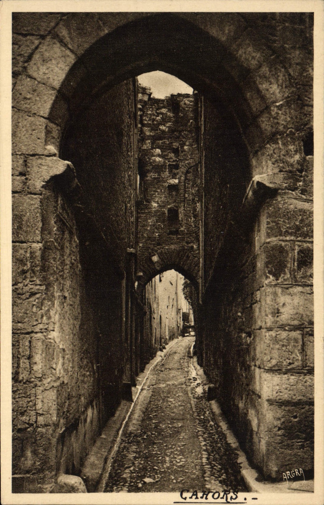 Cahors — Une ruelle dans la rue du Château-du-Roi — ARGRA