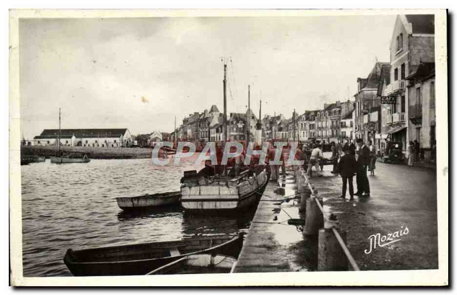 CPA Le Croisic Arrivee De Bateaux Pecheurs De Sardines