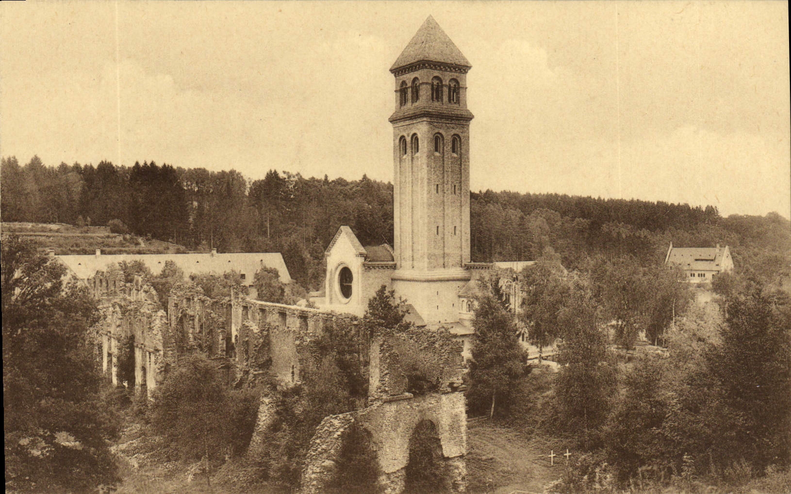 CPA Abbaye d'Orval Vue De la Nouvelle Abbatiale Des Hauteurs De Montalgu