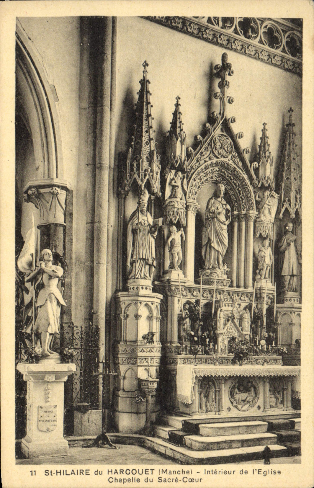 Intérieur de l'église - Chapelle du Sacré-Cœur - St-Hilaire du Harcouet (Manche)