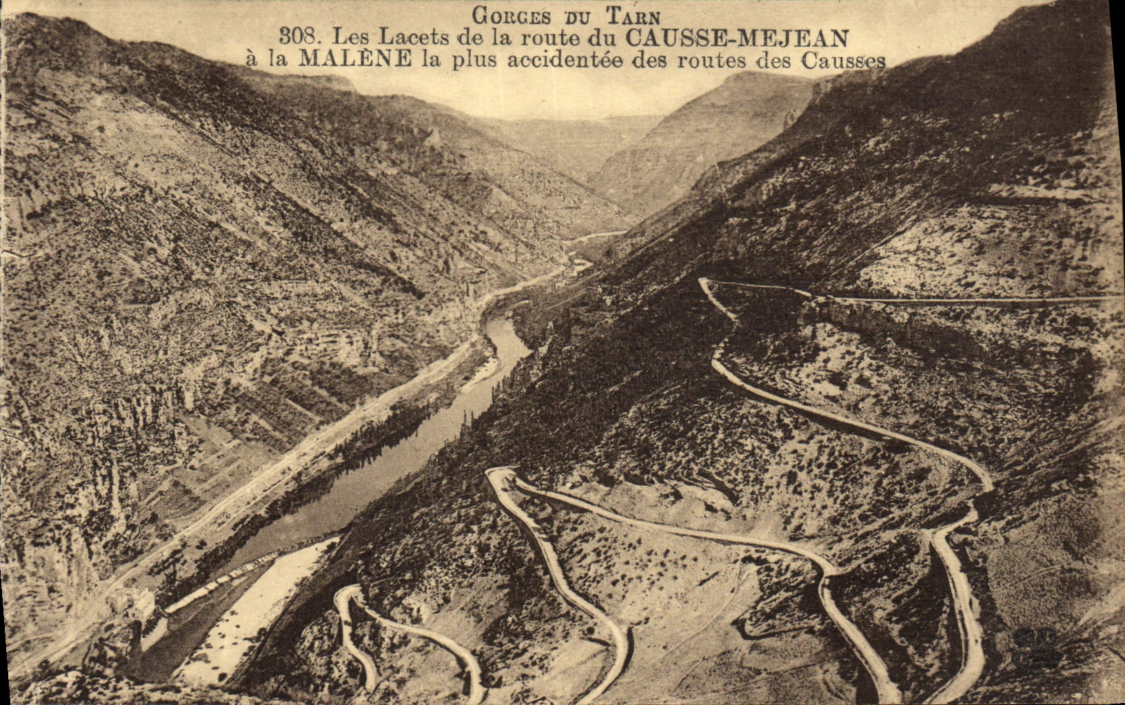 CPA Gogces Du Tarn Les Lacets de la Route Du Causse Mejean a la Malene 