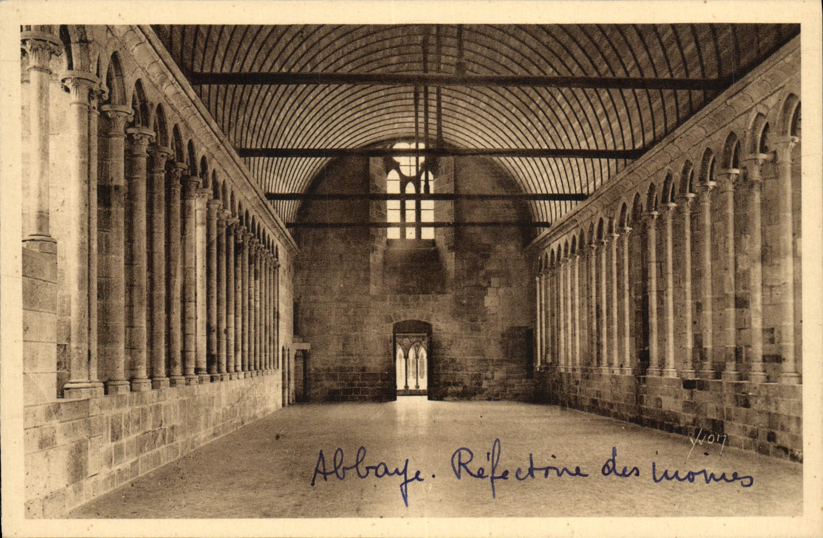 Abbaye de Mont-Saint-Michel — Réfectoire des Moines — Les Éditions d'Art YVON