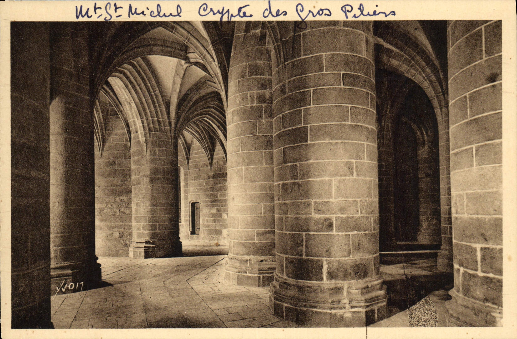 Mont-Saint-Michel — Crypte des Gros Piliers — Les Éditions d'Art YvC, Paris