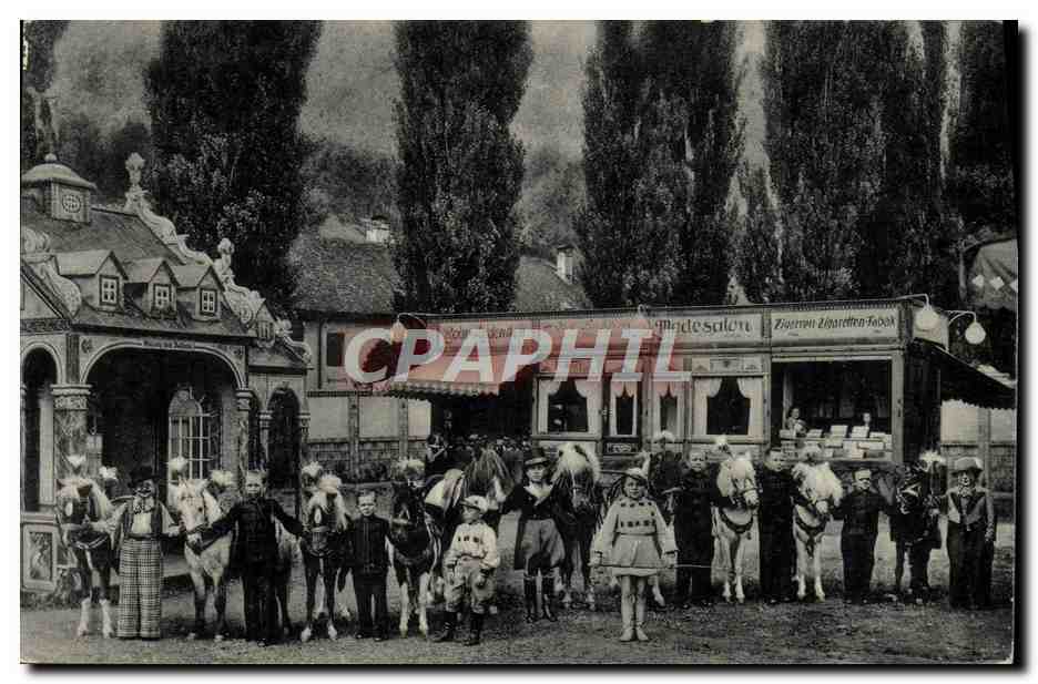 Fête de village avec enfants et chevaux — Schäfer's Märchenstadt 'Liliput' Berlin — n° 1479 a