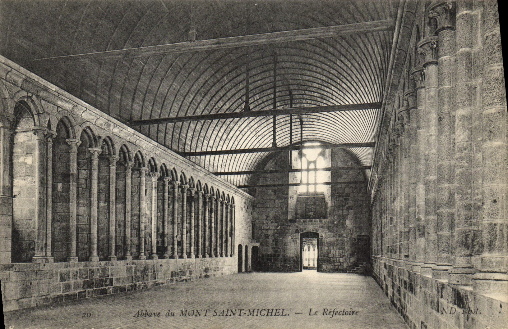 Abbaye du MONT SAINT-MICHEL — Le Réfectoire — ND Est.