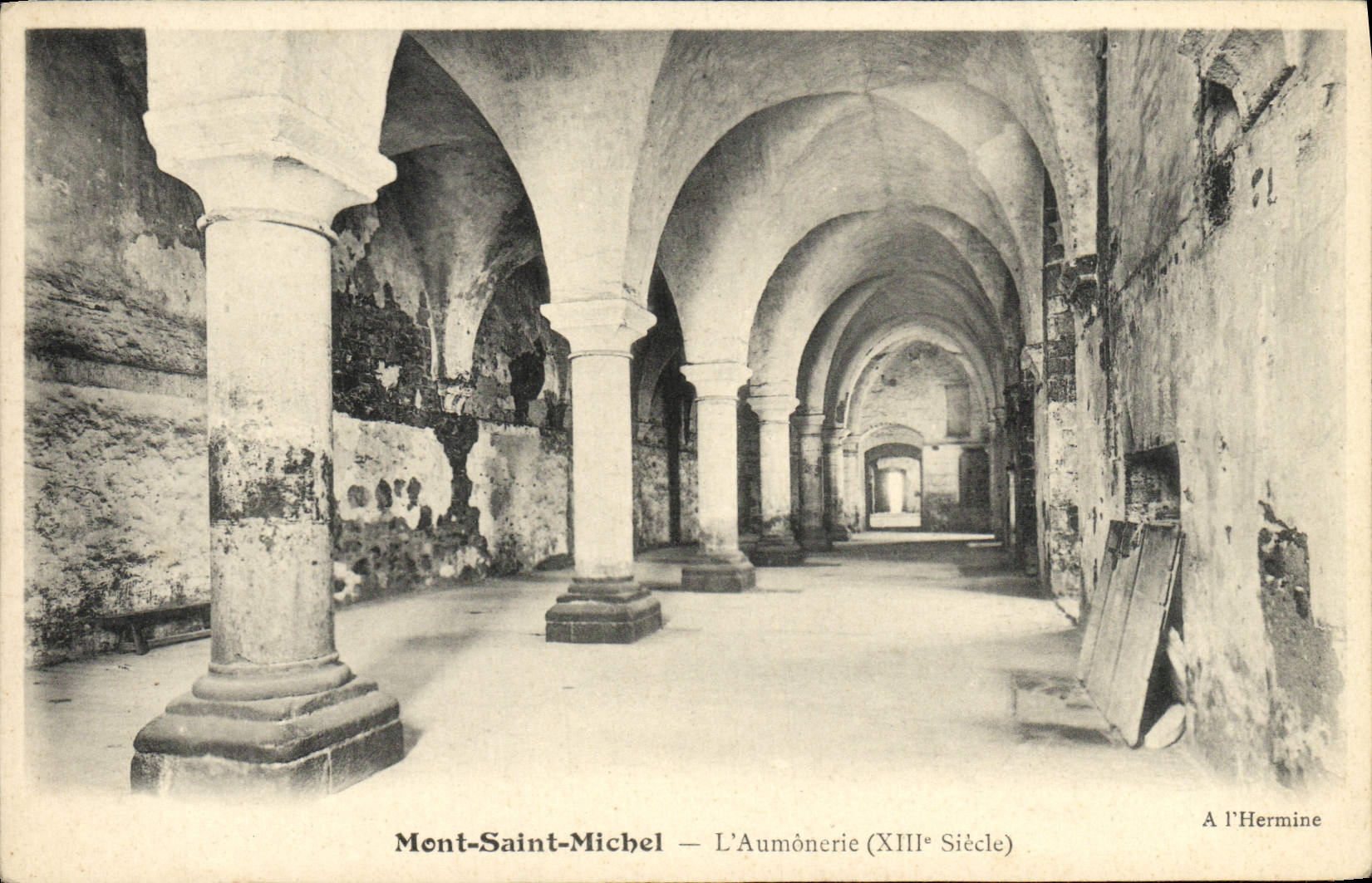Mont-Saint-Michel — Die Aumönerie (13. Jahrhundert) — A l'Hermine